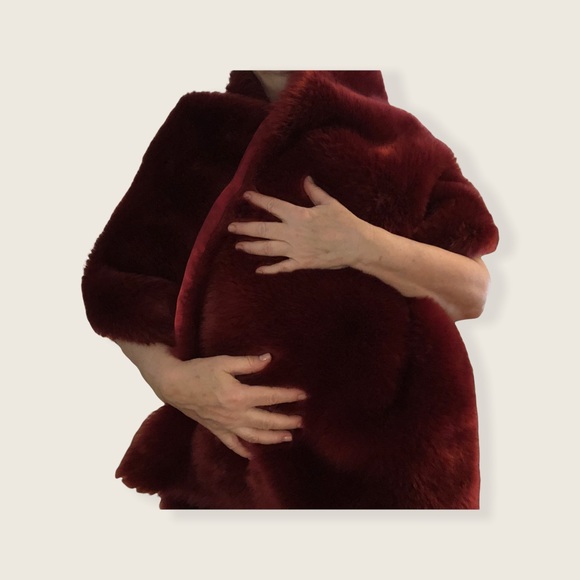 Burgundy Faux Fur Oversized Shawl/Wrap satin lined - Picture 3 of 10